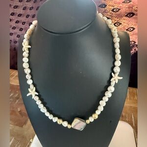 Chic Starfish and Pearl Necklace
